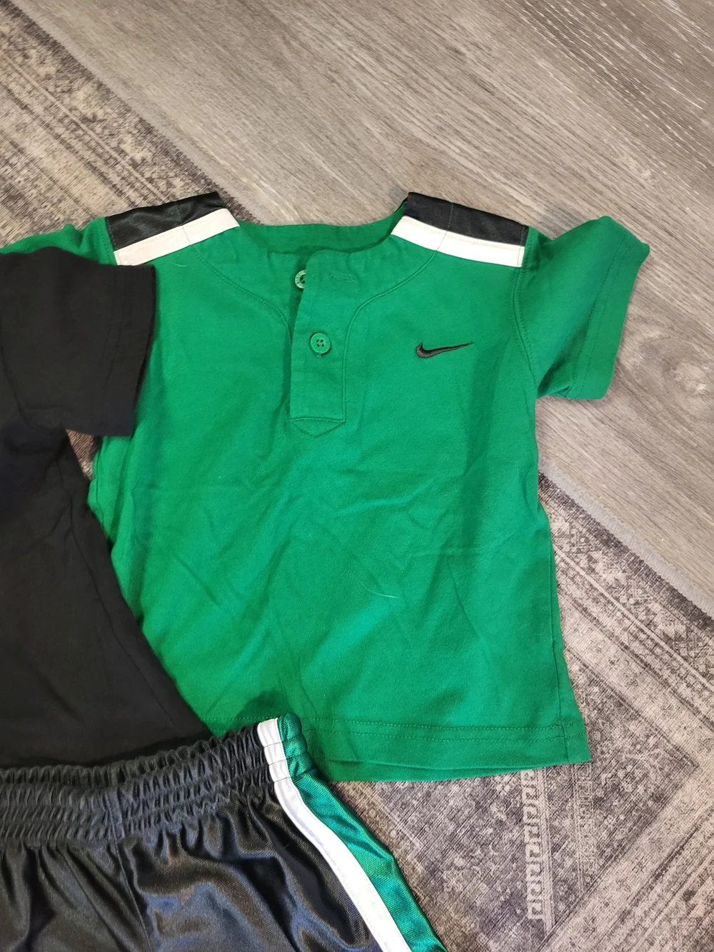 Nike Kids 3-Piece Matching Set - Black & Green - Picture 3 of 6